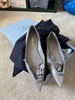 Prada Pointed Toe Floral Appliqué Leather Flats — Light Gray